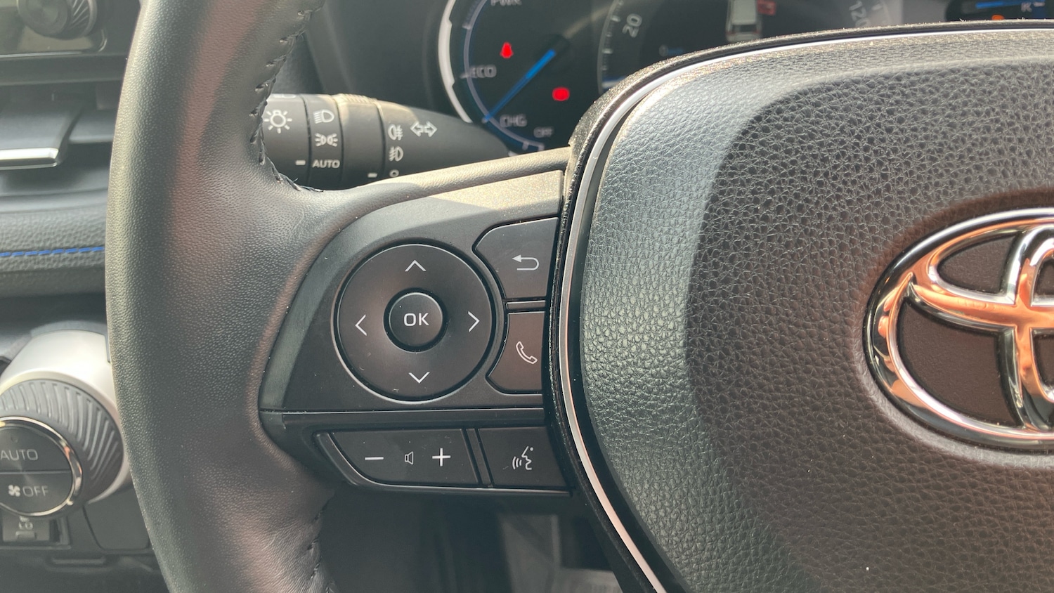 Used Toyota RAV4 2021 for sale - 76791743: Photo 38