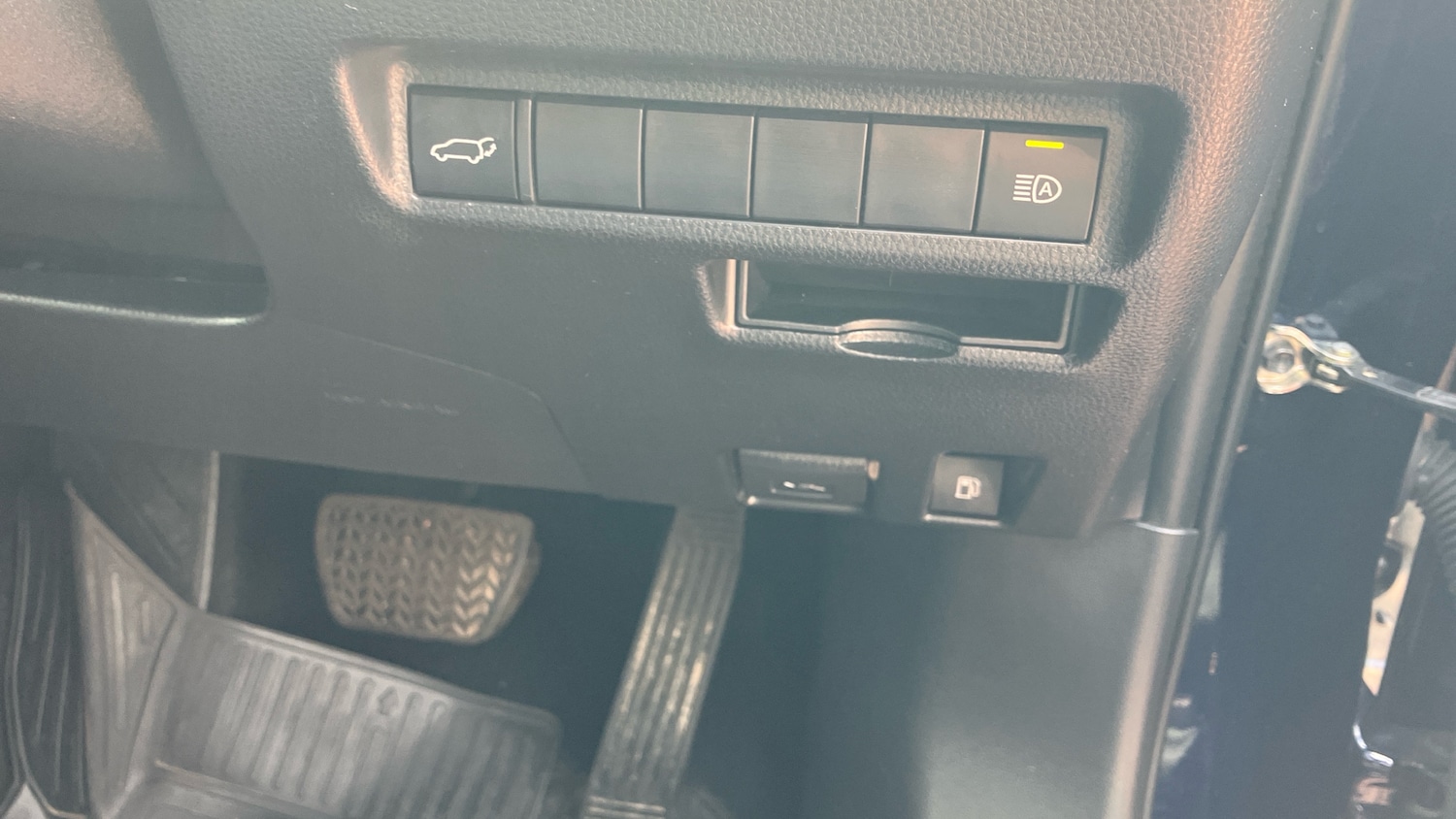 Used Toyota RAV4 2021 for sale - 76791743: Photo 40