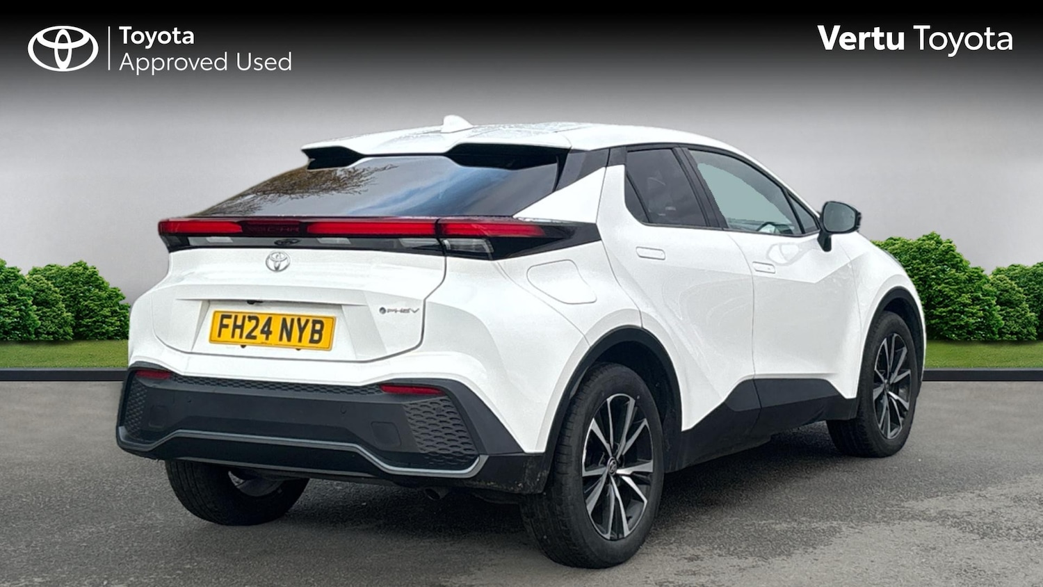 Used Toyota C-HR 2024 for sale - 77125639: Photo 2