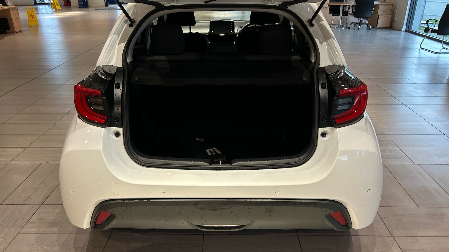 Used Toyota Yaris 2023 for sale - 76157663: Photo 14
