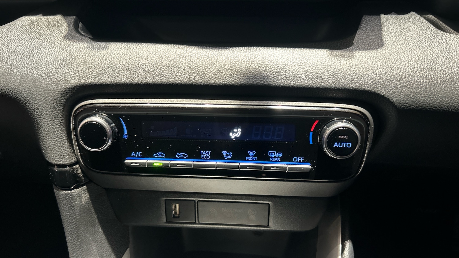 Used Toyota Yaris 2023 for sale - 76157663: Photo 24