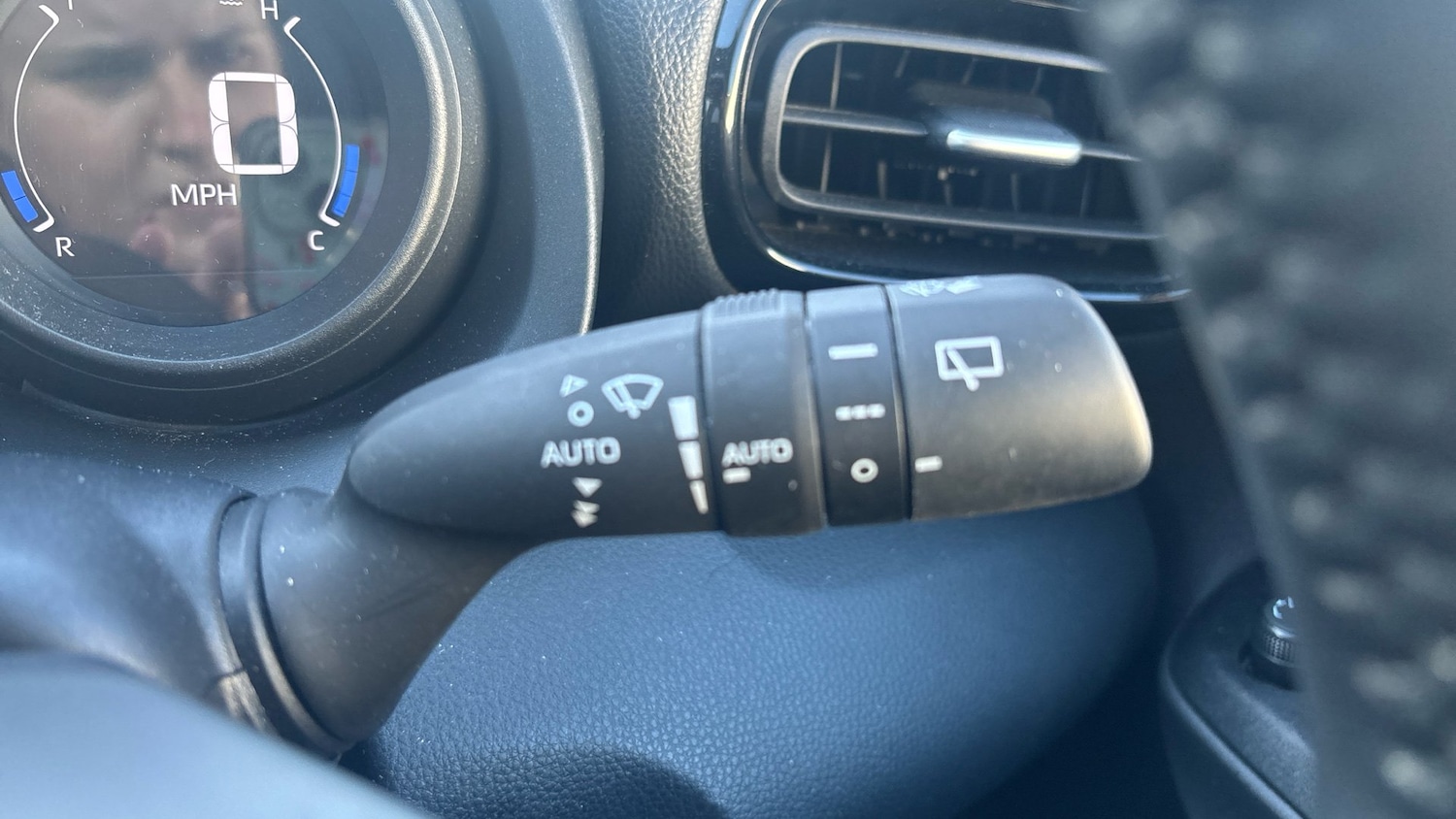 Used Toyota Yaris 2022 for sale - 76127113: Photo 25