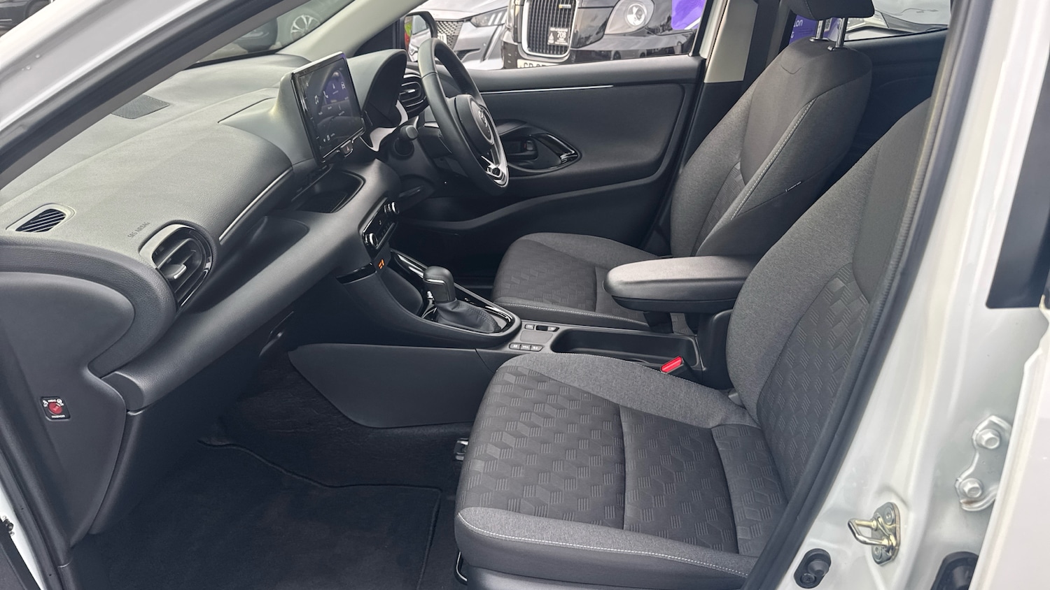 Used Toyota Yaris 2024 for sale - 76681624: Photo 10