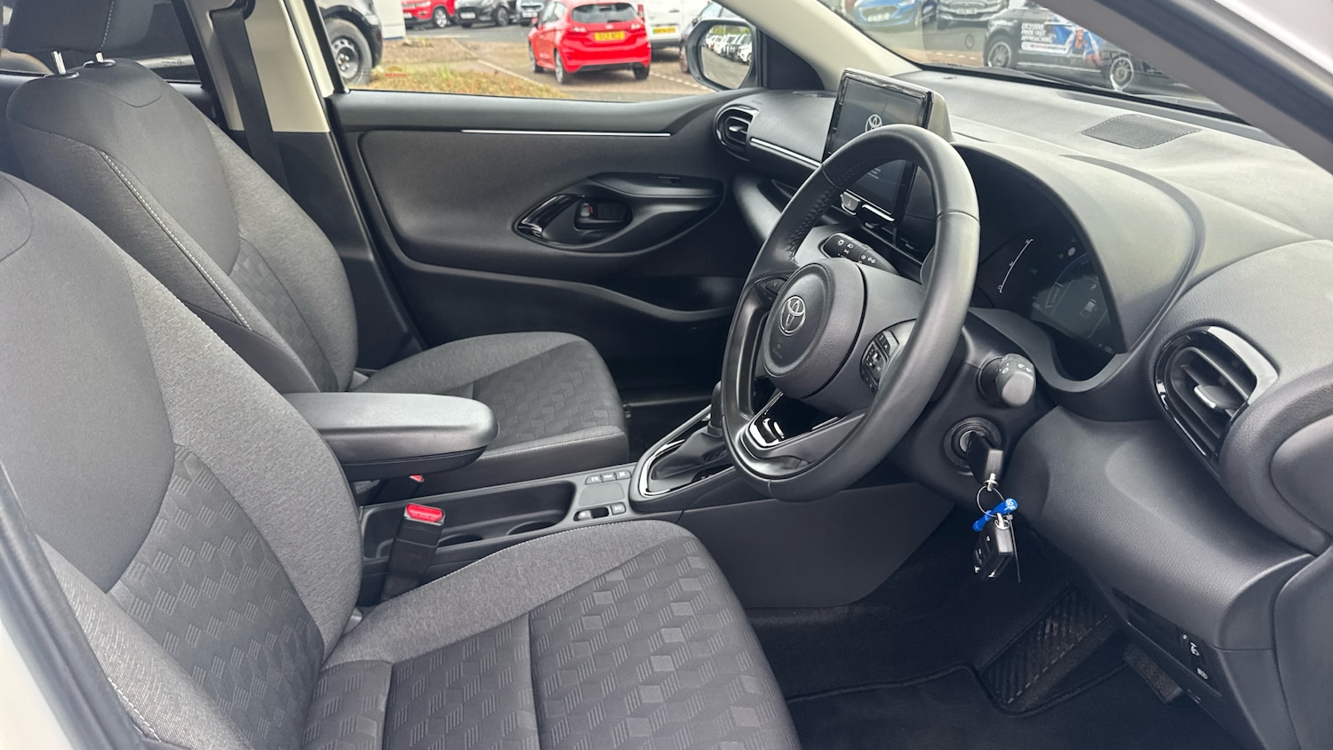 Used Toyota Yaris 2024 for sale - 76681624: Photo 11