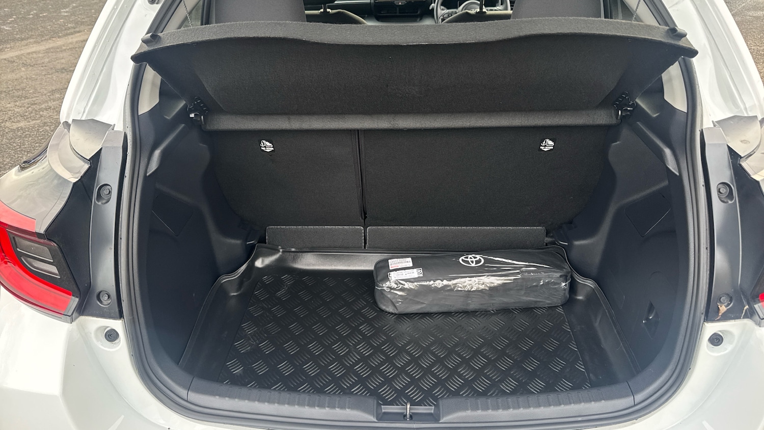 Used Toyota Yaris 2024 for sale - 76681624: Photo 14