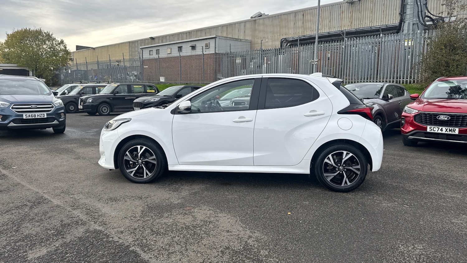 Used Toyota Yaris 2024 for sale - 76681624: Photo 17