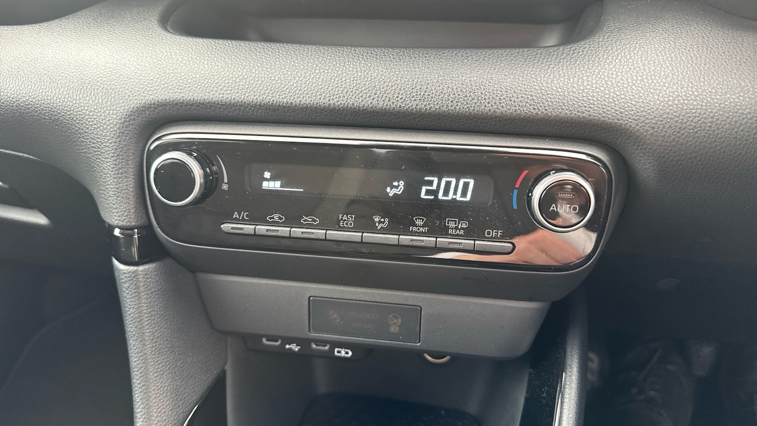 Used Toyota Yaris 2024 for sale - 76681624: Photo 25