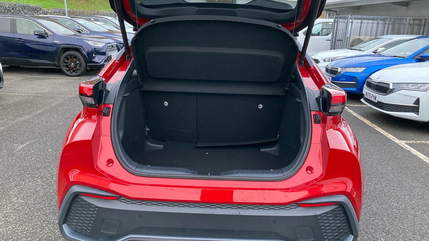 Used Toyota C-HR 2025 for sale - 76818755: Photo 14