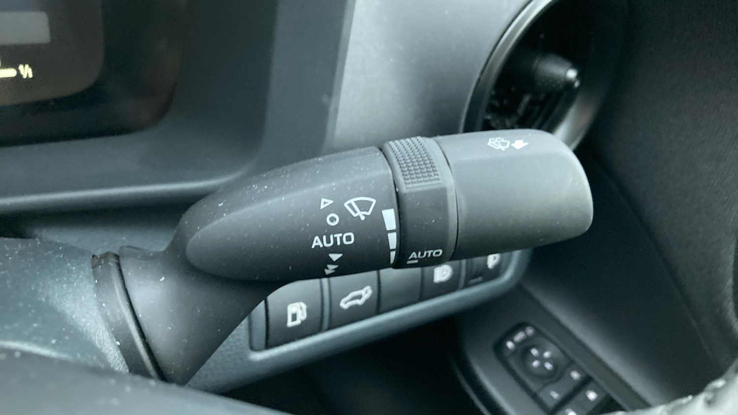 Used Toyota C-HR 2025 for sale - 76818755: Photo 33