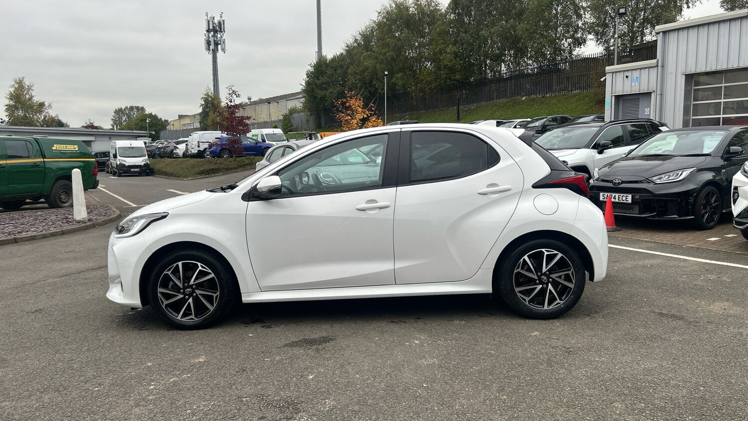 Used Toyota Yaris 2022 for sale - 76157718: Photo 17