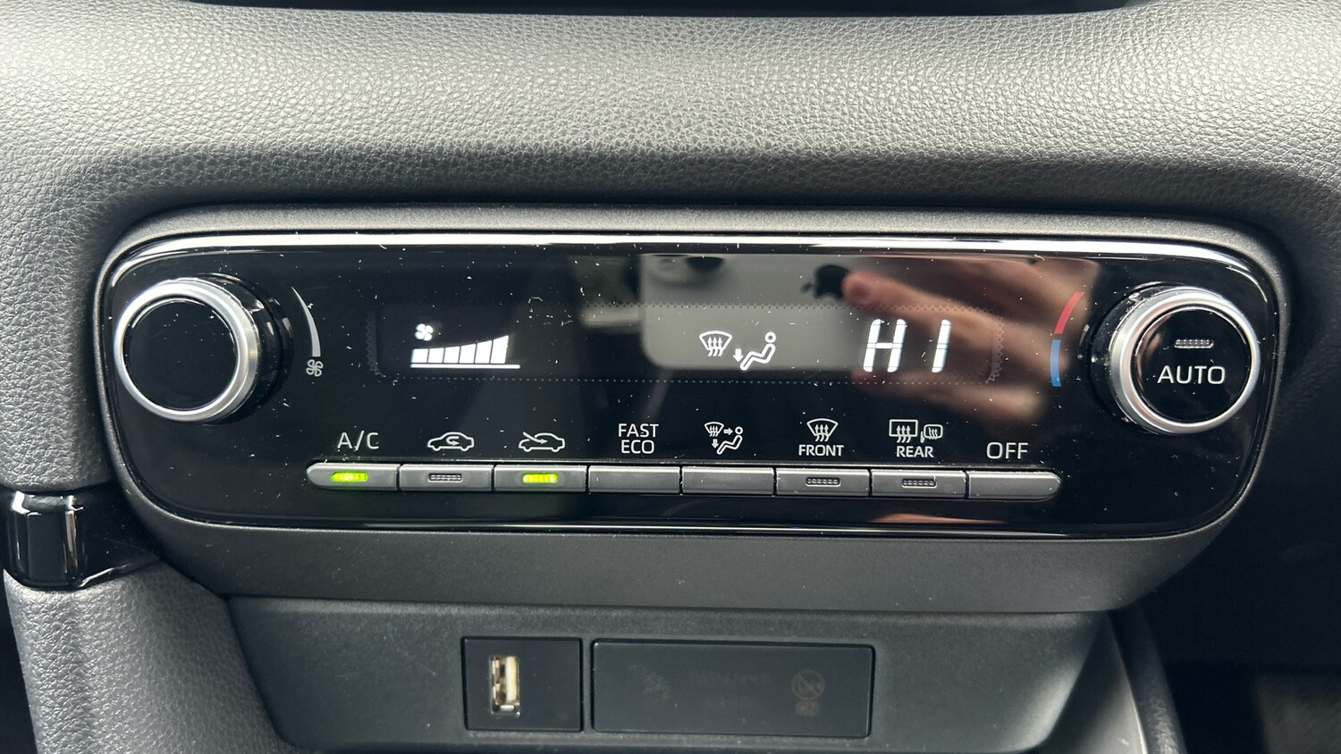 Used Toyota Yaris 2022 for sale - 76157718: Photo 35