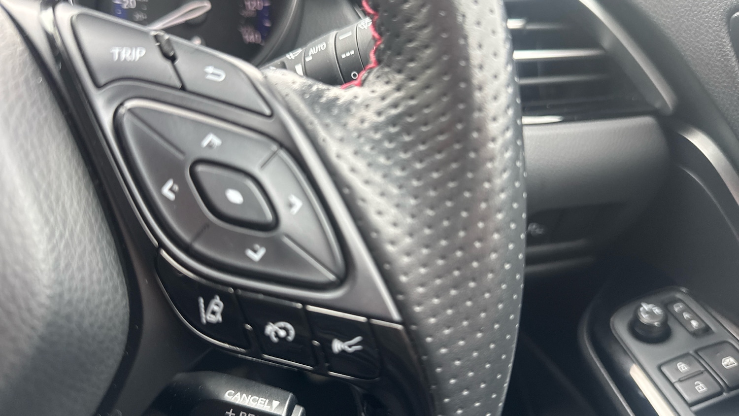 Used Toyota C-HR 2022 for sale - 77530145: Photo 23