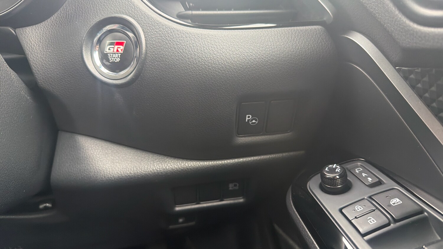 Used Toyota C-HR 2023 for sale - 78122900: Photo 38