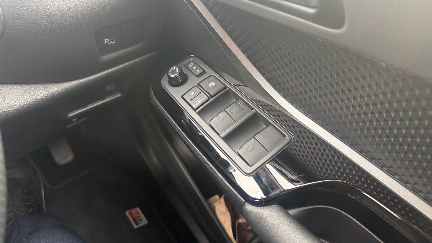 Used Toyota C-HR 2023 for sale - 78122900: Photo 39