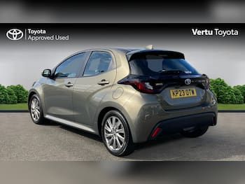 Used Toyota Yaris 2023 for sale - 79842450: Photo