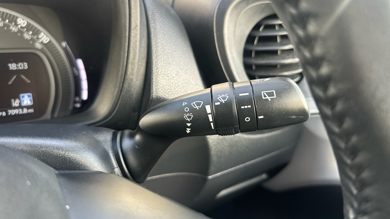 Used Toyota Aygo X 2023 for sale - 75995707: Photo 32