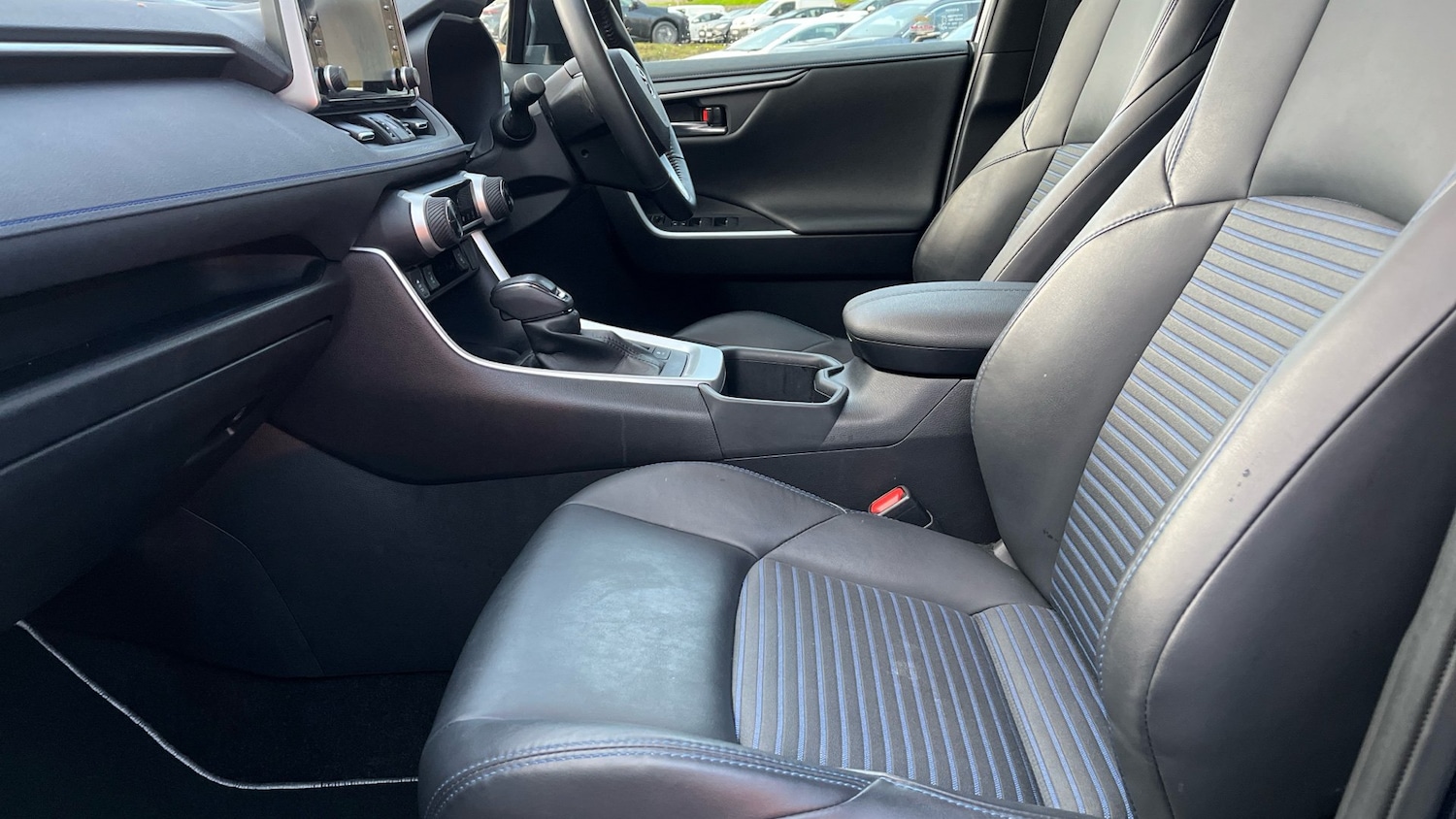 Used Toyota RAV4 2022 for sale - 76895181: Photo 10