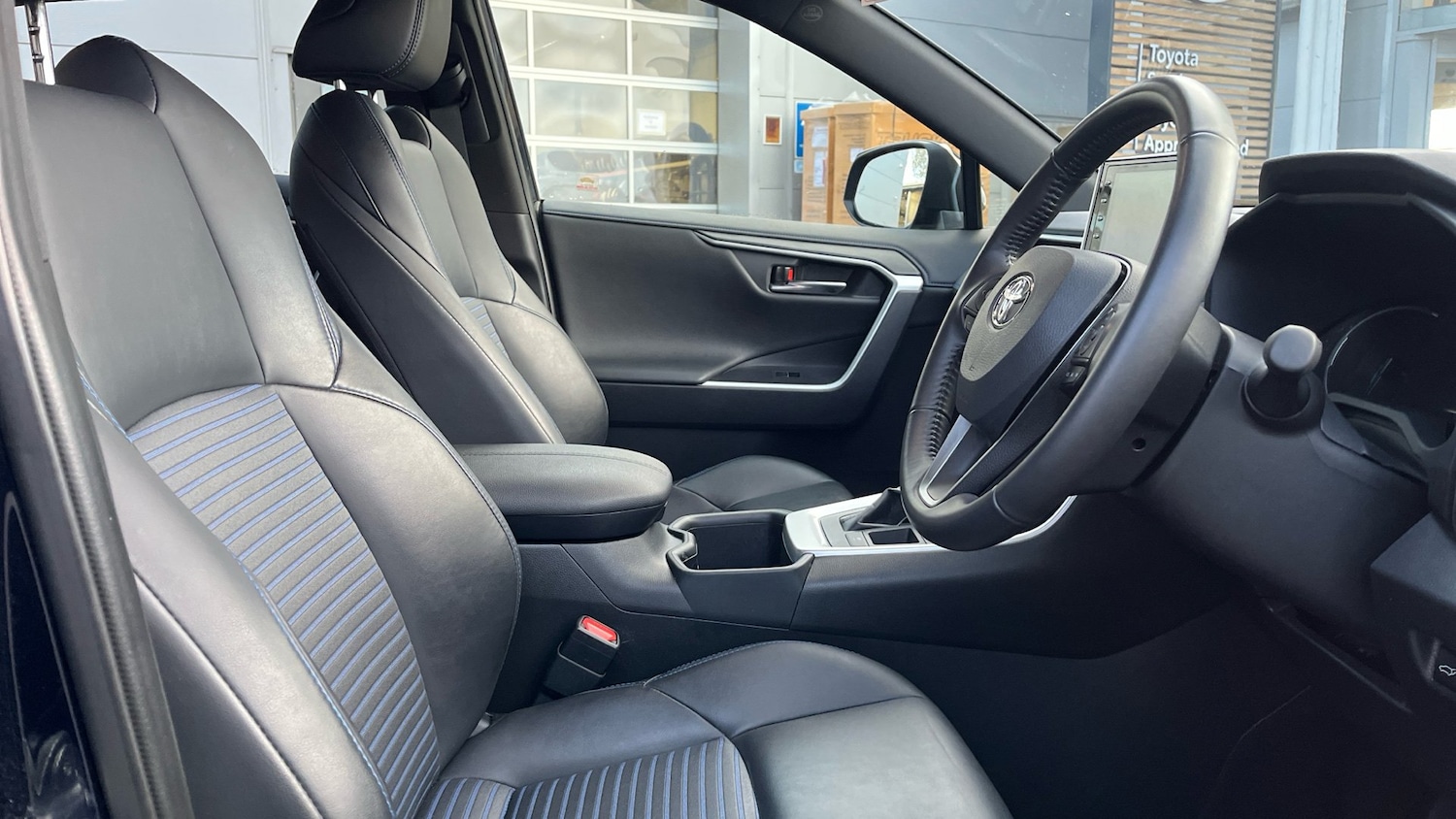 Used Toyota RAV4 2022 for sale - 76895181: Photo 11