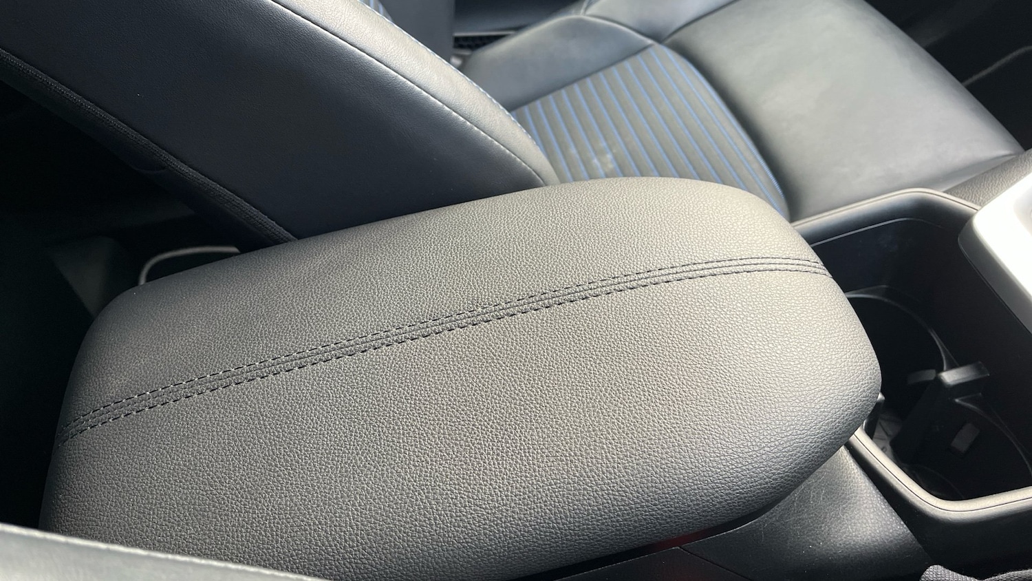 Used Toyota RAV4 2022 for sale - 76895181: Photo 31