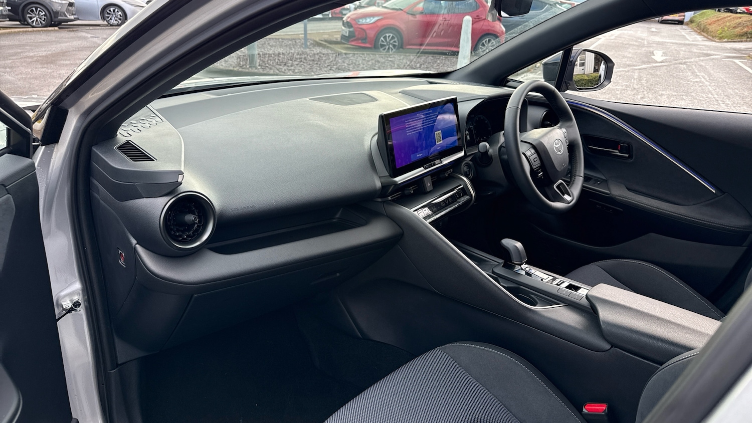 Used Toyota C-HR 2024 for sale - 76565315: Photo 10