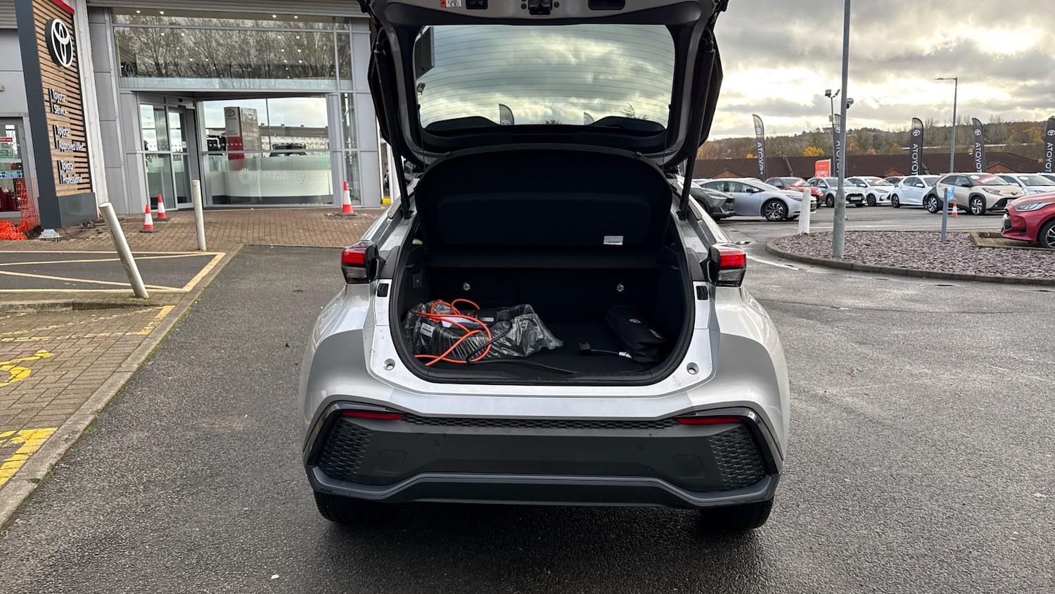 Used Toyota C-HR 2024 for sale - 76565315: Photo 14