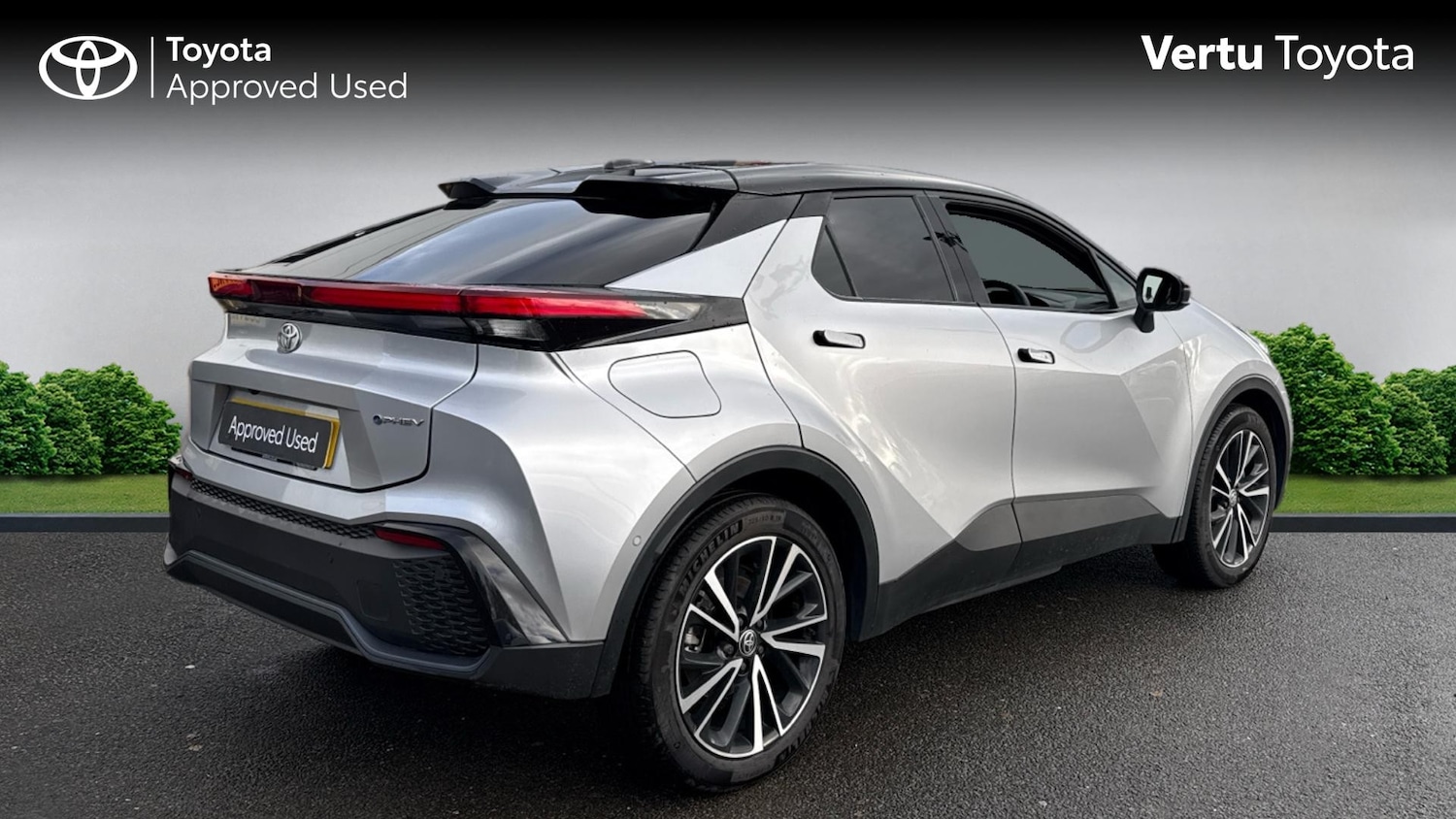 Used Toyota C-HR 2024 for sale - 76565315: Photo 2