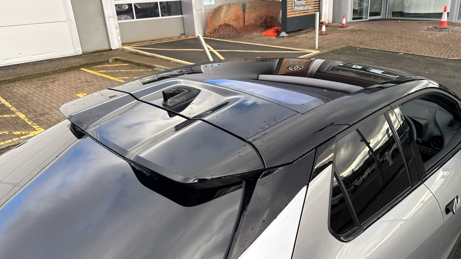 Used Toyota C-HR 2024 for sale - 76565315: Photo 26