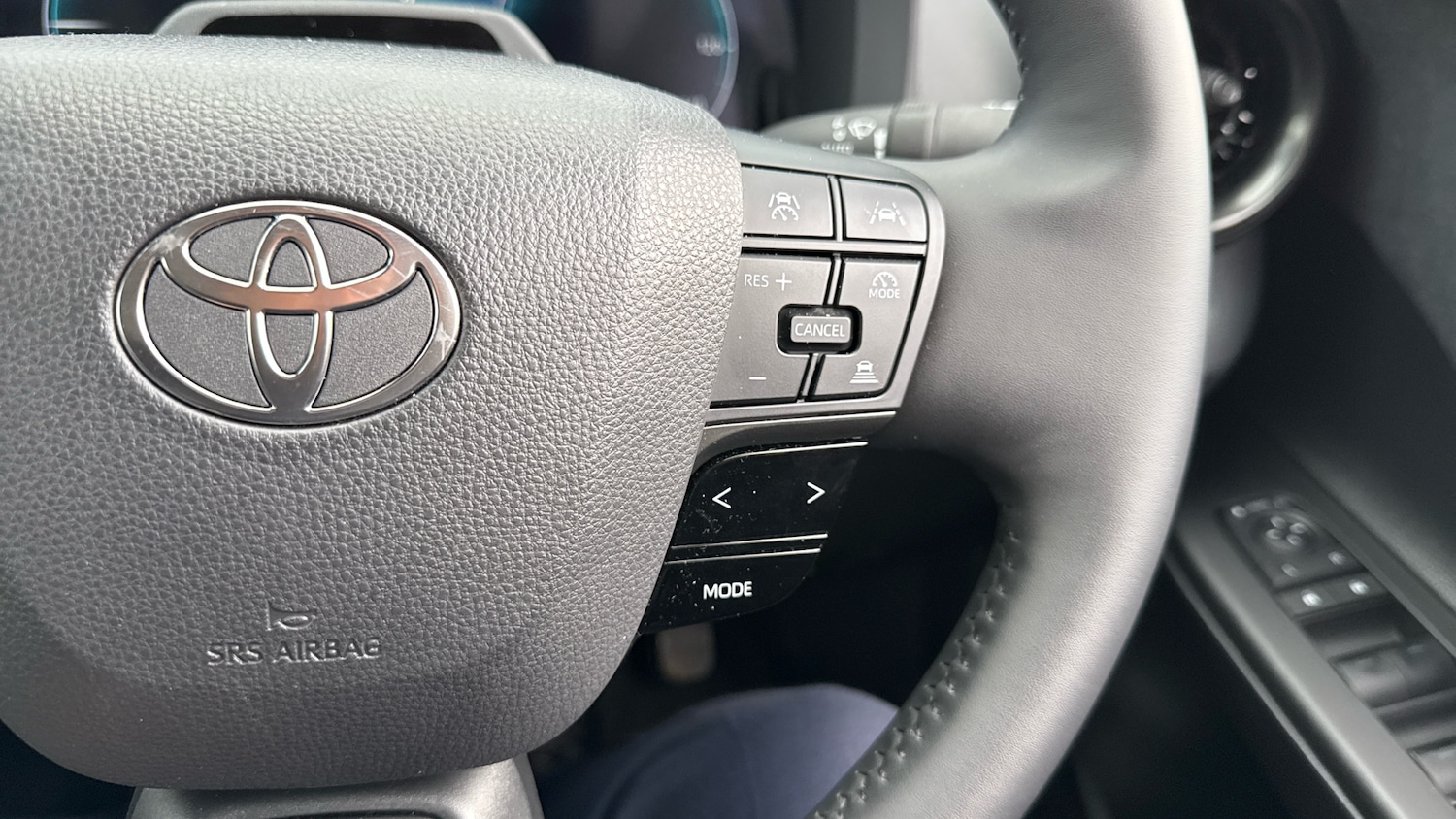 Used Toyota C-HR 2024 for sale - 76565315: Photo 32