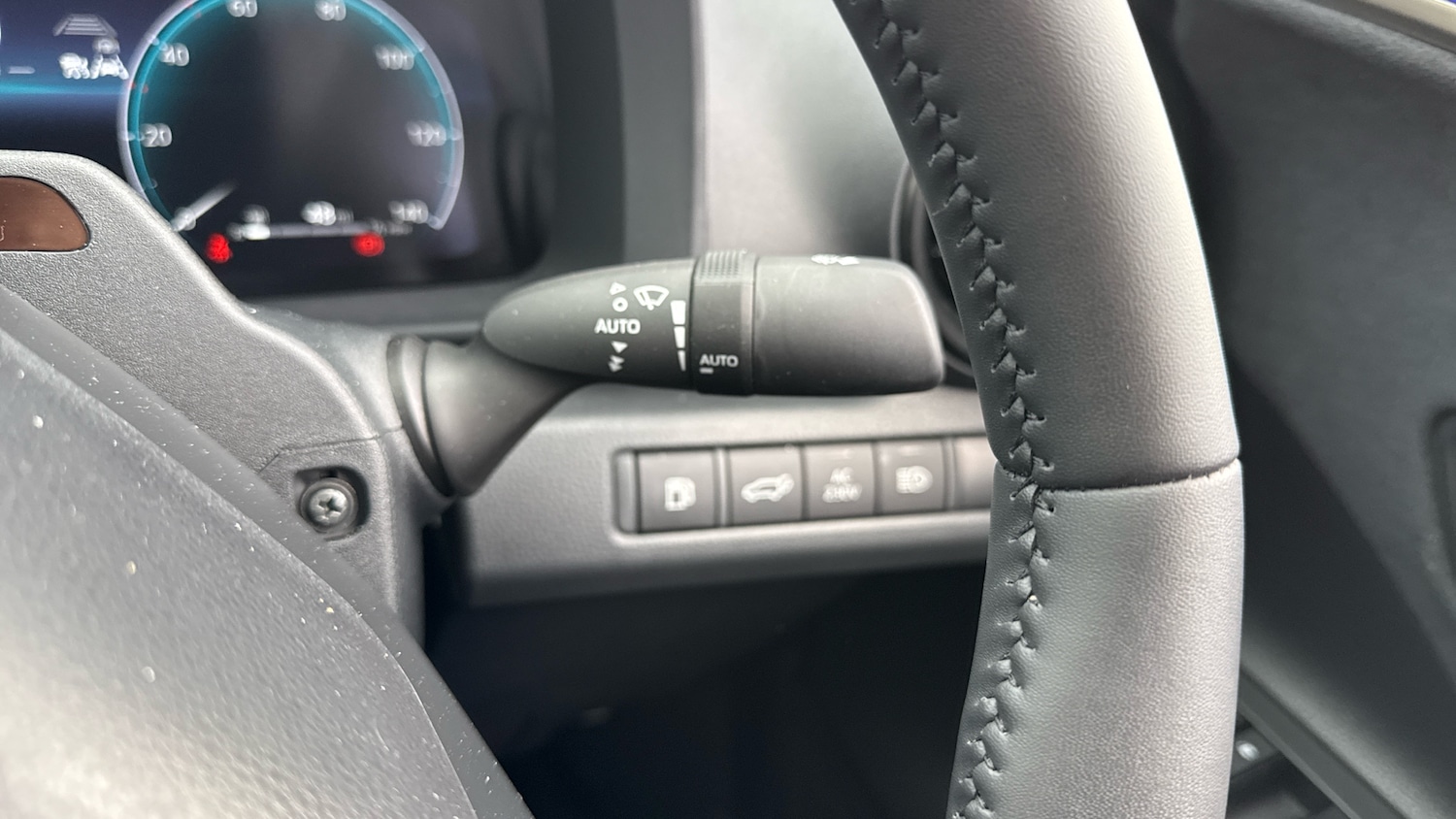 Used Toyota C-HR 2024 for sale - 76565315: Photo 33