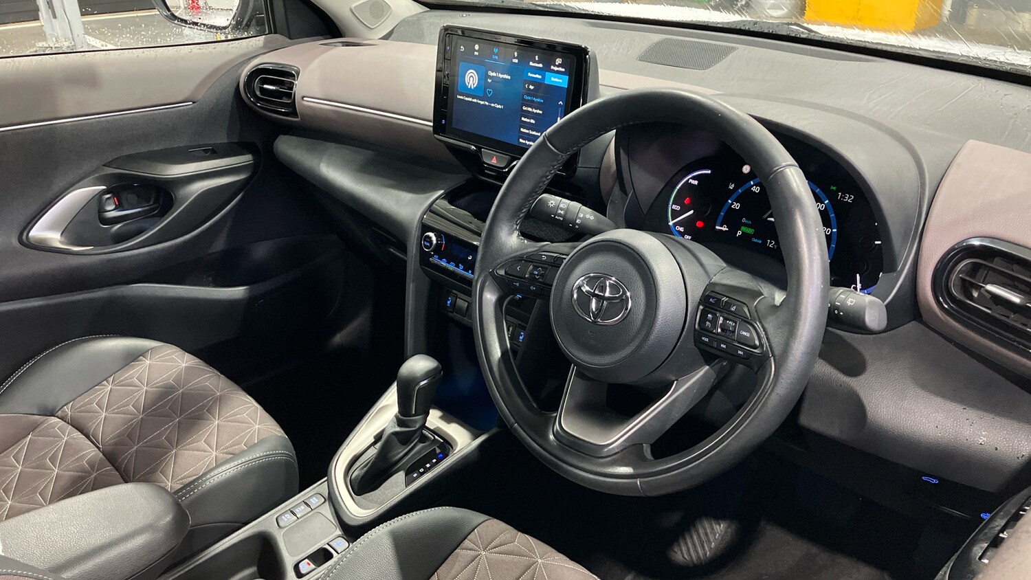 Used Toyota Yaris Cross 2024 for sale - 77379094: Photo 11