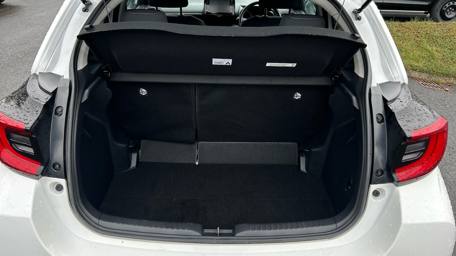 Used Toyota Yaris 2022 for sale - 76477129: Photo 14