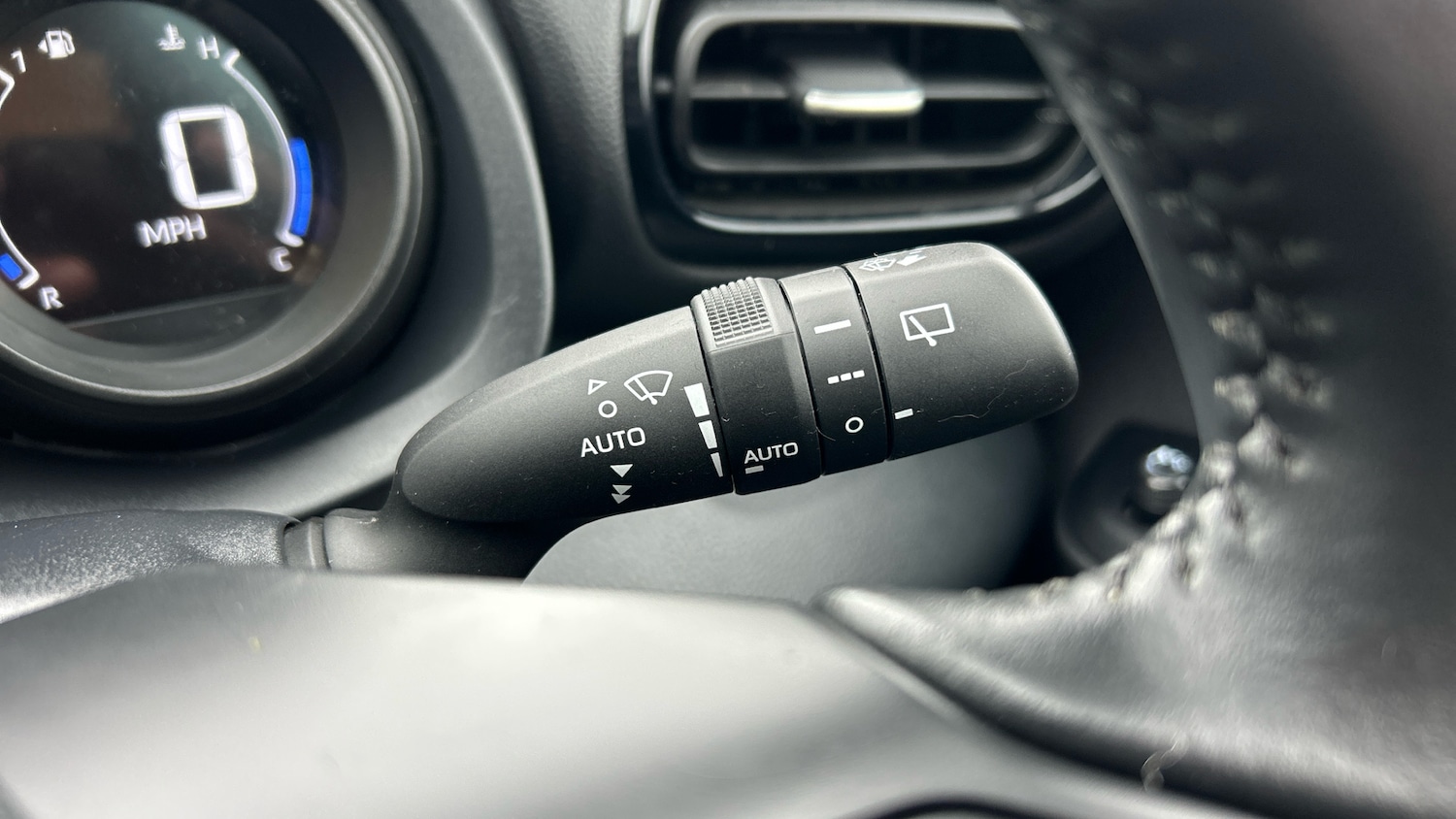 Used Toyota Yaris 2022 for sale - 76477129: Photo 34