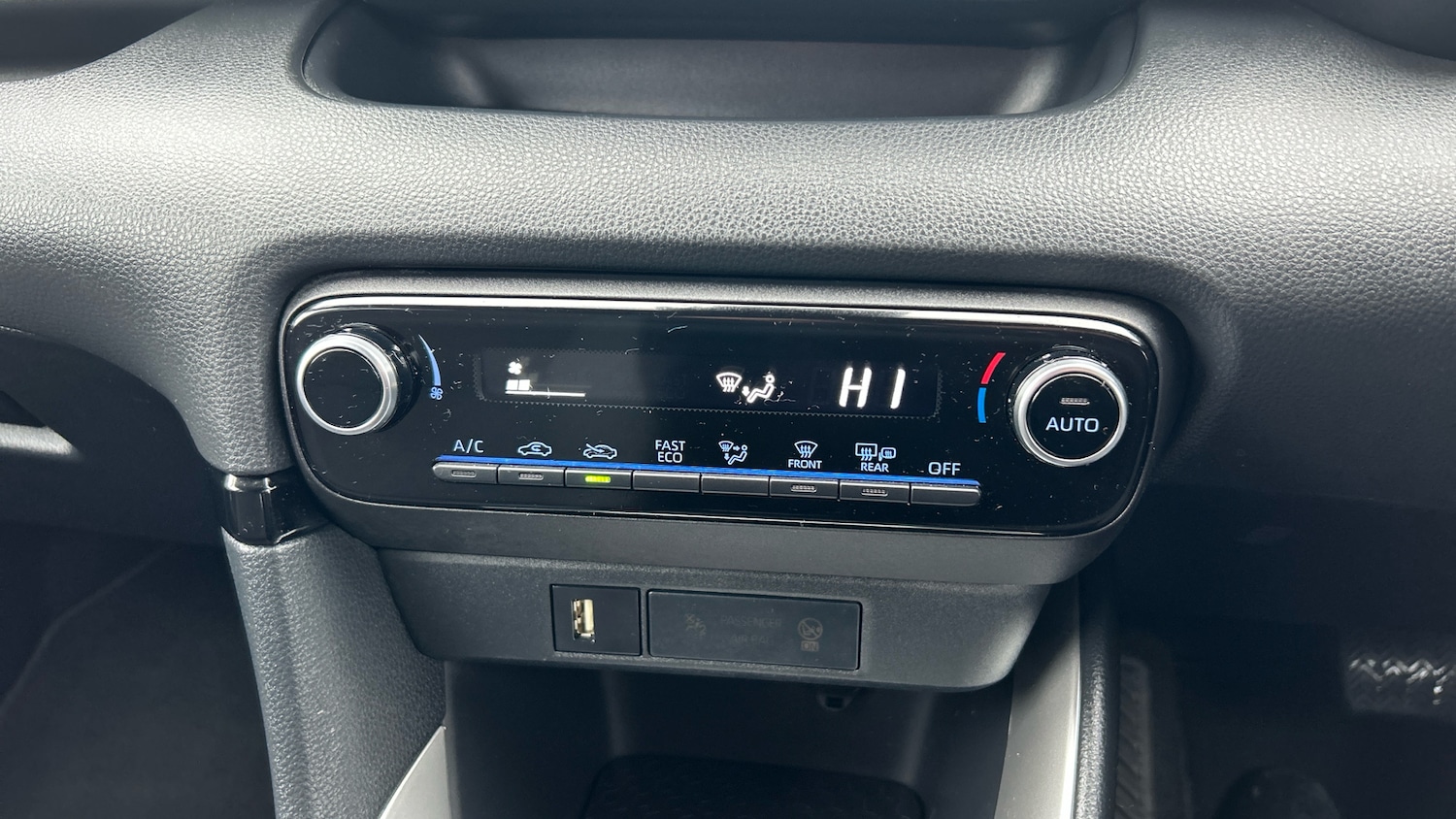 Used Toyota Yaris 2022 for sale - 76477129: Photo 38