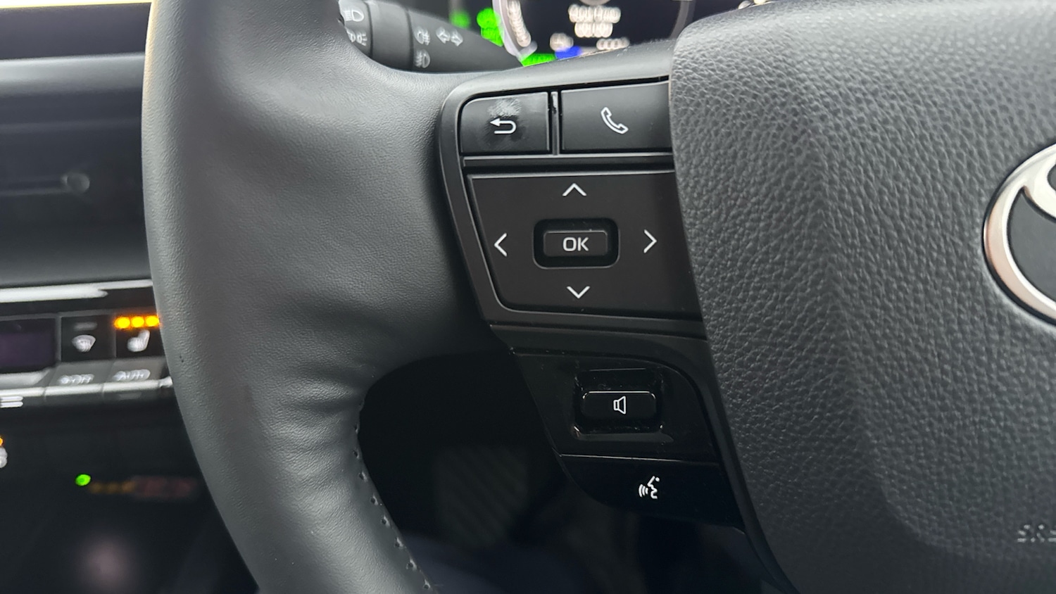 Used Toyota C-HR 2024 for sale - 77638721: Photo 24