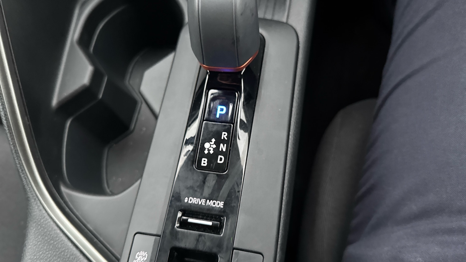 Used Toyota C-HR 2024 for sale - 77638721: Photo 28