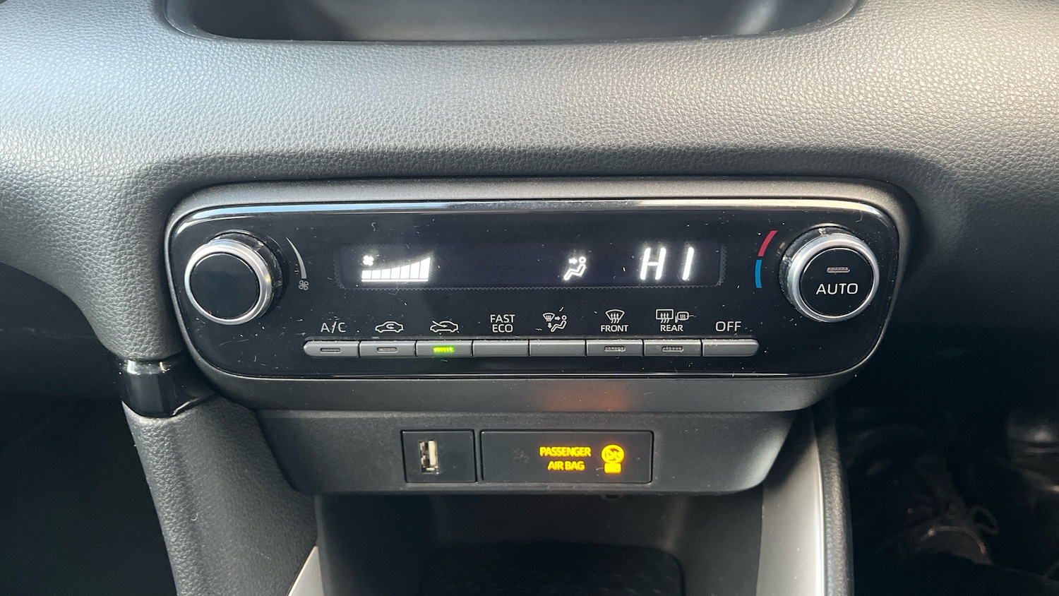 Used Toyota Yaris 2022 for sale - 77072969: Photo 21