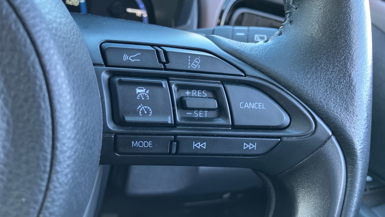 Used Toyota Yaris Cross 2023 for sale - 76532587: Photo 37