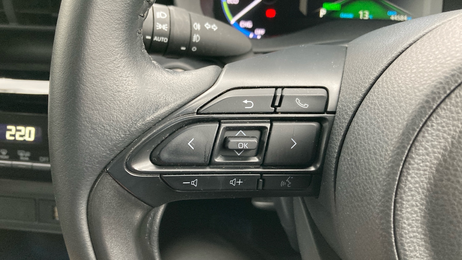 Used Toyota Yaris Cross 2022 for sale - 76142346: Photo 34