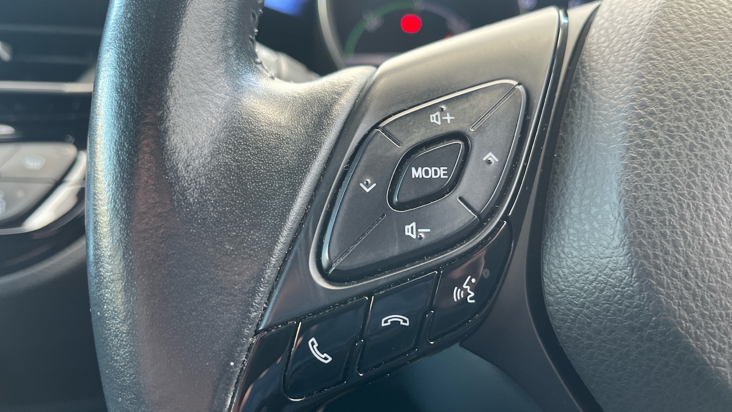 Used Toyota C-HR 2020 for sale - 76879266: Photo 49