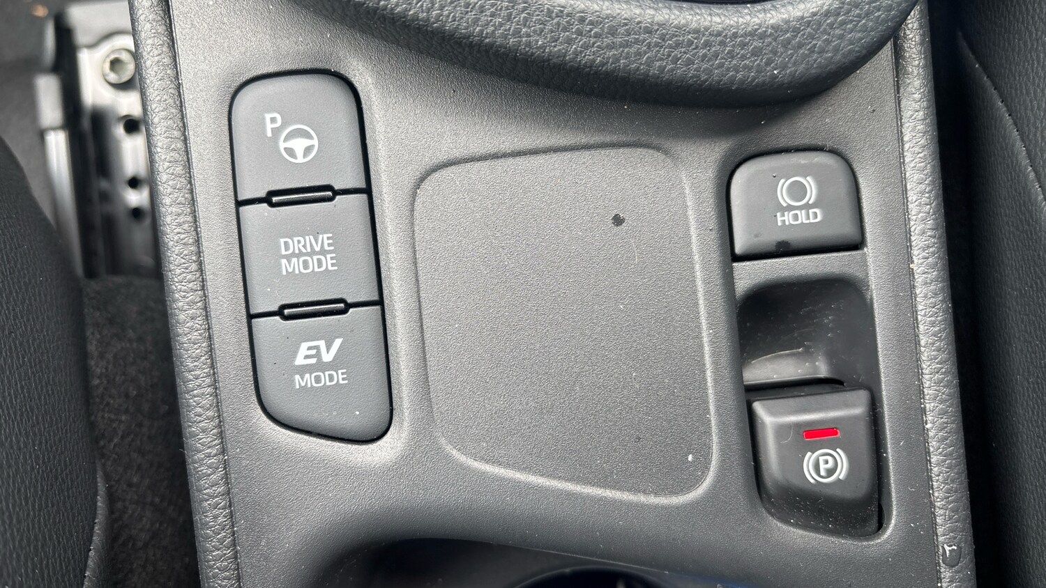 Used Toyota Yaris Cross 2025 for sale - 76127104: Photo 41