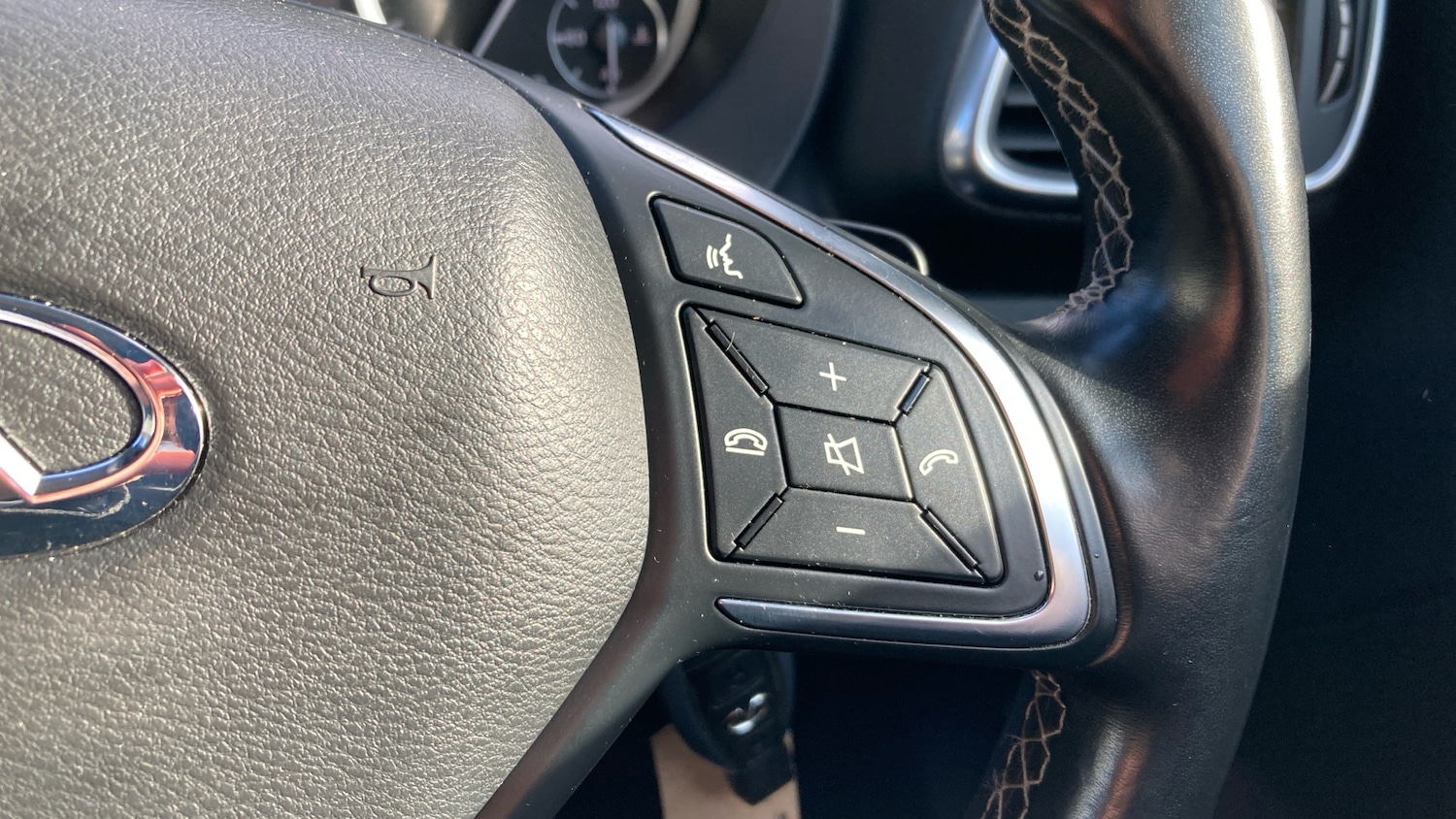 Used Infiniti QX30 2016 for sale - 76541338: Photo 35