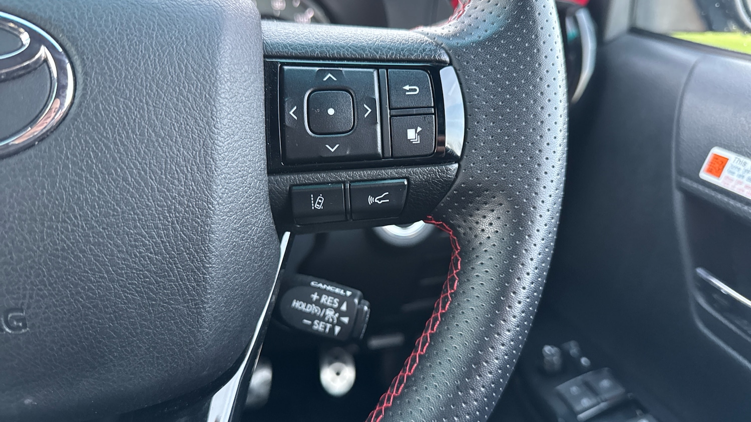 Used Toyota Hilux 2023 for sale - 77530141: Photo 23