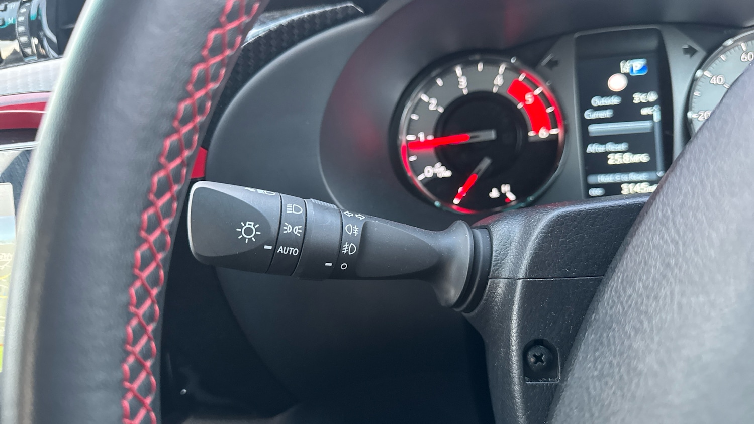 Used Toyota Hilux 2023 for sale - 77530141: Photo 26