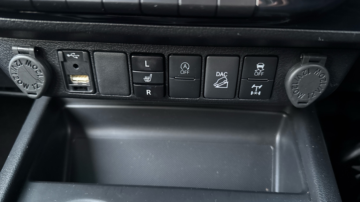 Used Toyota Hilux 2023 for sale - 77530141: Photo 28