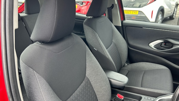 Used Toyota Yaris 2022 for sale - 76299755: Photo 26