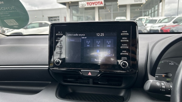 Used Toyota Yaris 2022 for sale - 76299755: Photo 30