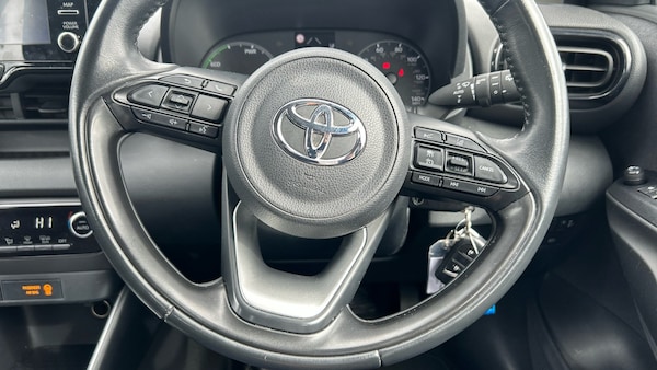 Used Toyota Yaris 2022 for sale - 76299755: Photo 6