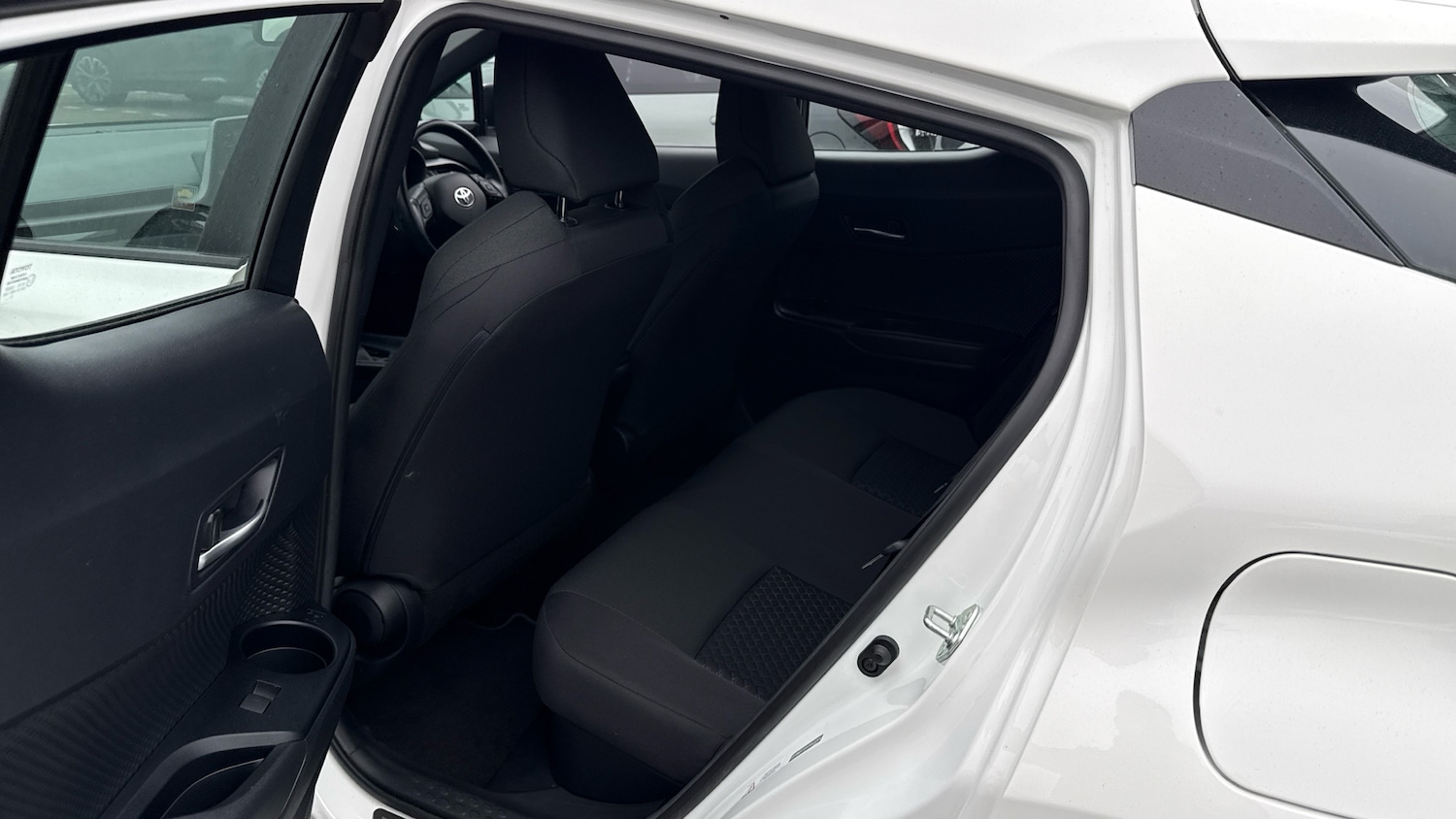 Used Toyota C-HR 2023 for sale - 76302120: Photo 13