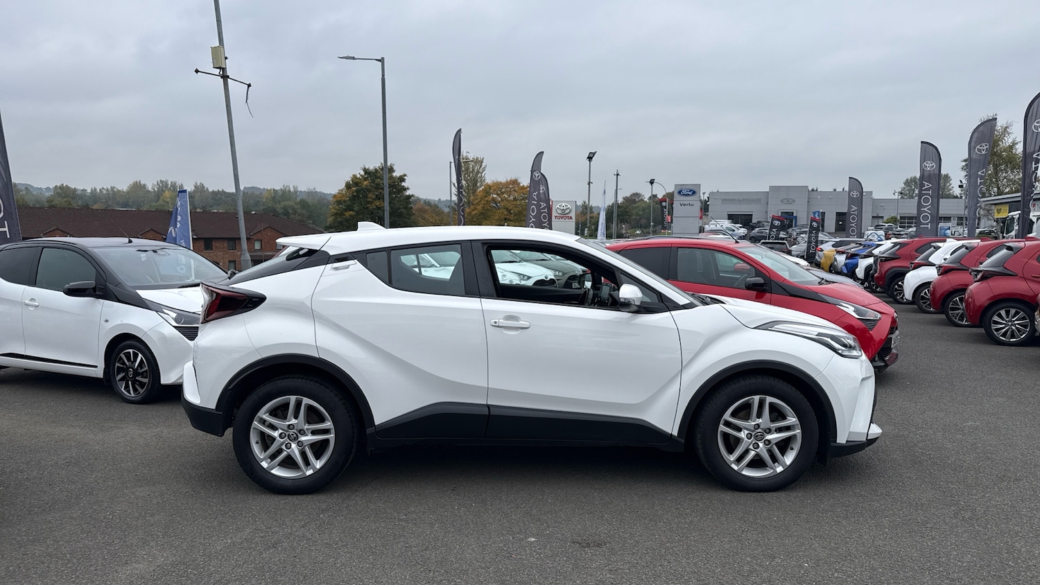 Used Toyota C-HR 2023 for sale - 76302120: Photo 16