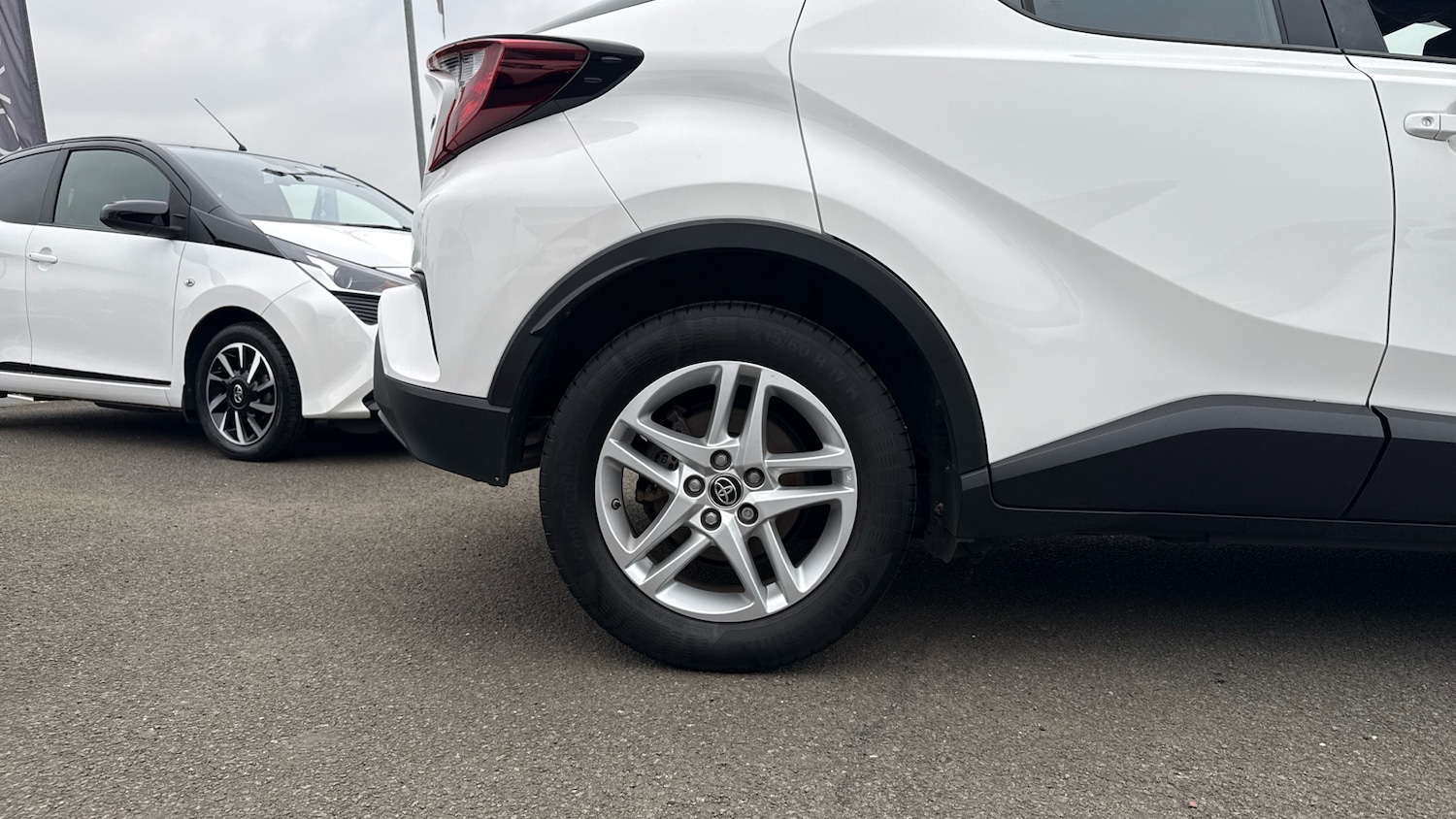 Used Toyota C-HR 2023 for sale - 76302120: Photo 18